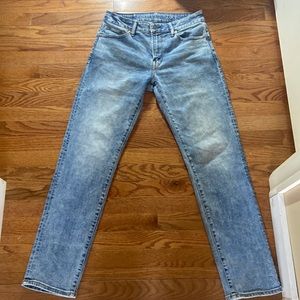 American Eagle outfitters washed blue jeans